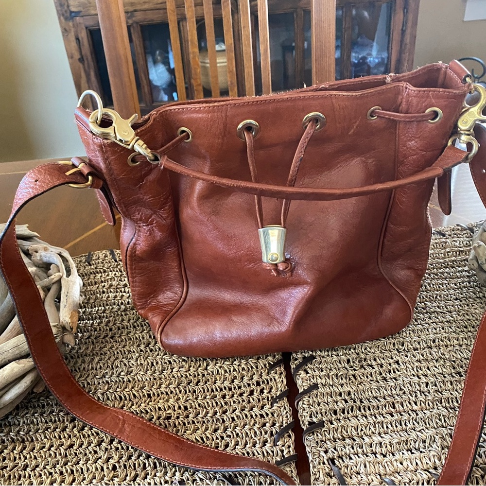 Leather bucket bag.